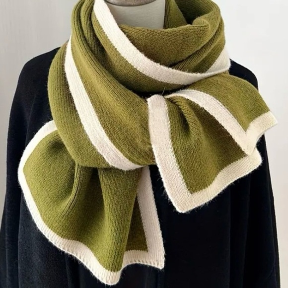 COPY - Contrast Stripe Scarf - Picture 1 of 9
